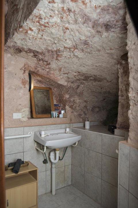 Ali's Underground - Suburb Australia 10