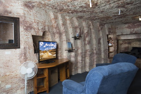 Ali's Underground - Suburb Australia 0