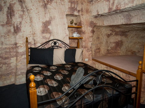 Ali's Underground - Suburb Australia 8