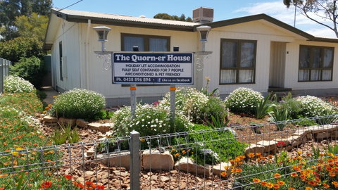 The Quorn-er House - Suburb Australia 0