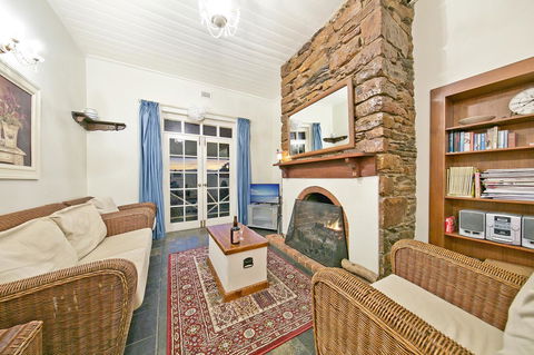 Vineyard Cottage BnB - Suburb Australia 3