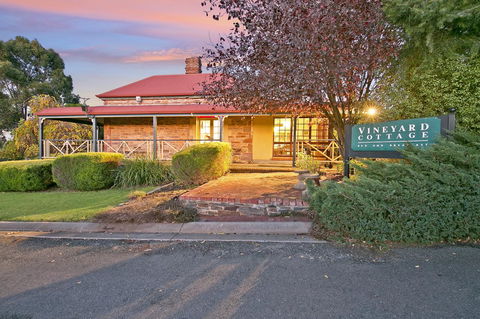 Vineyard Cottage BnB - Suburb Australia 8