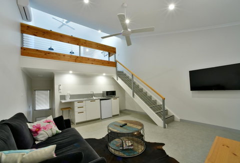 Great Northern Lodge - Suburb Australia 1