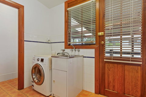 The Log Cabin - 47 Jetty Road - Suburb Australia 7