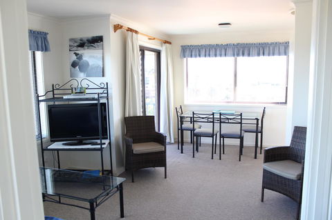 Narooma Palms Holiday Apartments - Suburb Australia 5