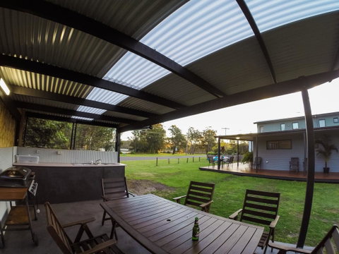 Rocketz At Berrara Beach - Suburb Australia 13