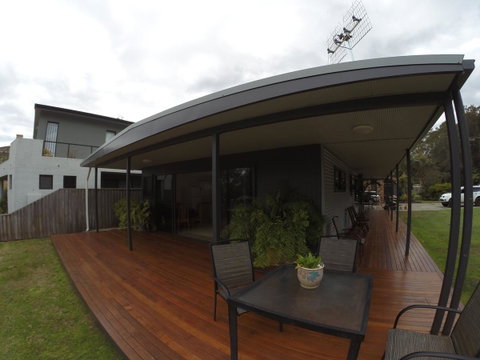 Rocketz At Berrara Beach - Suburb Australia 26