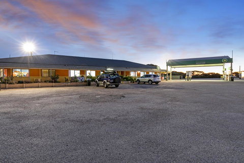 Border Village Roadhouse - Suburb Australia 2