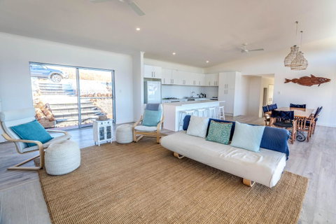 Middle River Beach House, Western House - Suburb Australia 6
