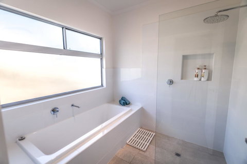 Middle River Beach House, Western House - Suburb Australia 12