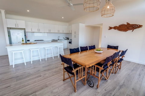 Middle River Beach House, Western House - Suburb Australia 4