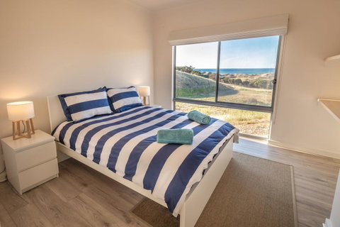 Middle River Beach House, Western House - Suburb Australia 9