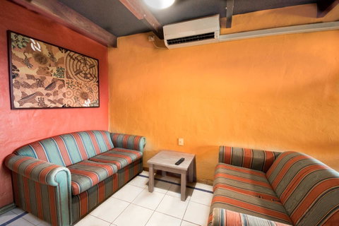 The Underground Motel - Suburb Australia 15
