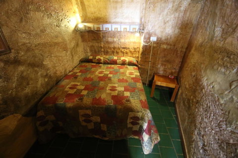 The Underground Motel - Suburb Australia 3