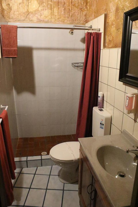 The Underground Motel - Suburb Australia 4