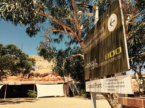 The Lookout Cave Underground Motel - Suburb Australia 15