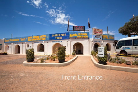 Radeka Downunder Underground Motel - Suburb Australia 0