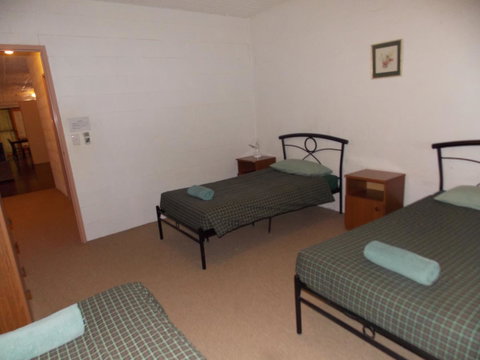 Desert View Apartments - Suburb Australia 2