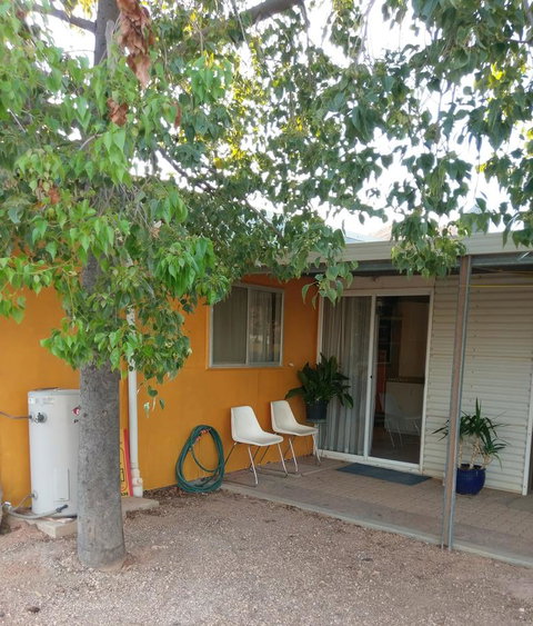 Desert Gum Retreat Gough St - Suburb Australia 24