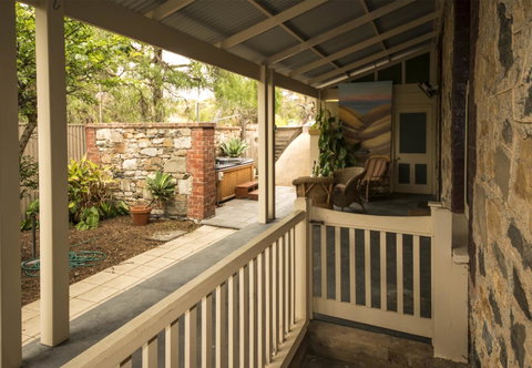 Yankalilla Bay Homestead - Suburb Australia 5