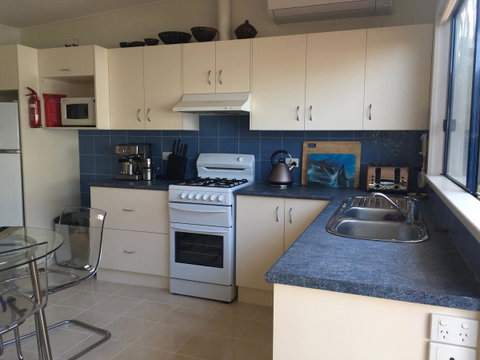 Rumah Pantai - Suburb Australia 3