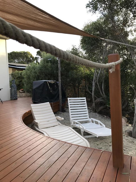 Rumah Pantai - Suburb Australia 5