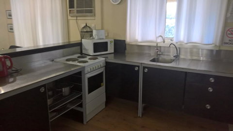 Second Valley Caravan Park - Suburb Australia 3