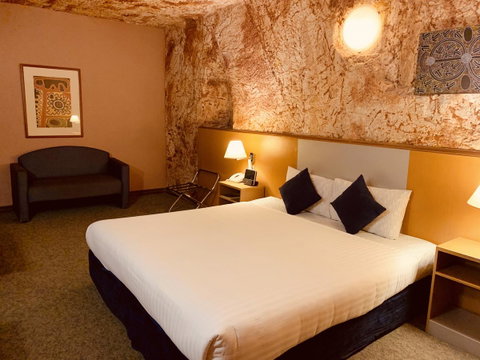Desert Cave Hotel - Suburb Australia 3
