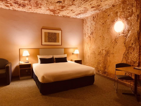 Desert Cave Hotel - Suburb Australia 17