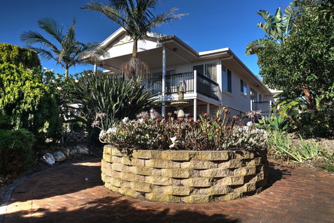 The Whitehouse - Suburb Australia 5