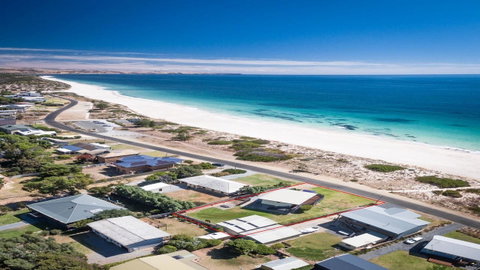 Sandy Feet - 31 Gold Coast Drive - Suburb Australia 13