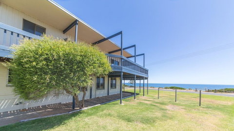 Sandy Feet - 31 Gold Coast Drive - Suburb Australia 9