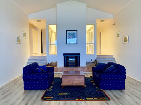 Emu Bay Lodge - Suburb Australia 4