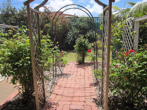 Island Break - Suburb Australia 16