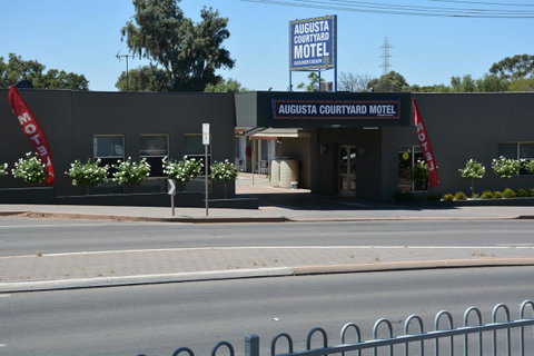 Augusta Courtyard Motel - Suburb Australia 12