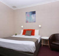 Motel Poinsettia - Suburb Australia