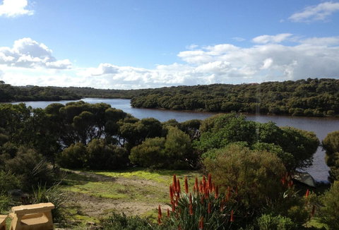 Camelot - Suburb Australia 4
