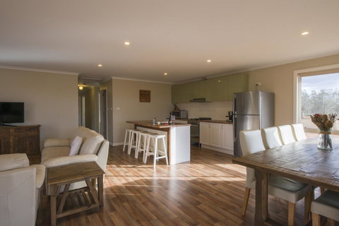 Flinders Bush Retreats - Suburb Australia 24