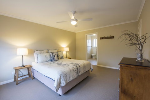 Flinders Bush Retreats - Suburb Australia 17