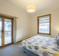 Flinders Bush Retreats - Suburb Australia