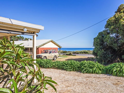 Boat House - Suburb Australia 12