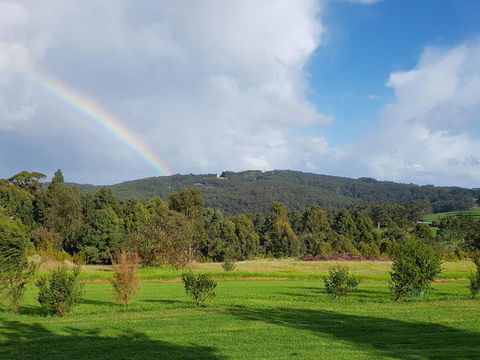 Karri Aura - Suburb Australia 5