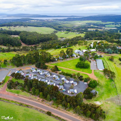 Karri Aura - Suburb Australia 6