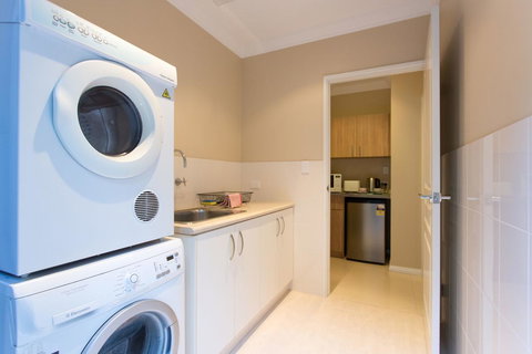 Sorrento Beach Manor - Suburb Australia 23