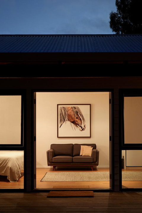 Margaret River Retreat - Suburb Australia 10