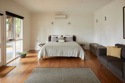 Margaret River Retreat - Suburb Australia 13