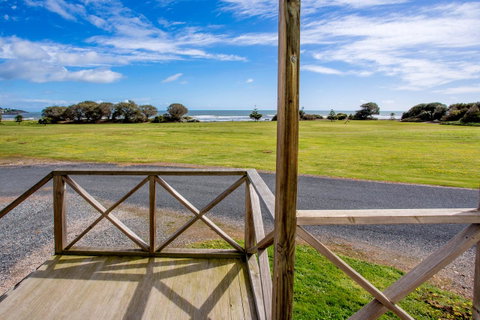 Discovery Parks â€“ Devonport - Suburb Australia 43