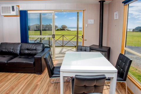 Discovery Parks â€“ Devonport - Suburb Australia 41