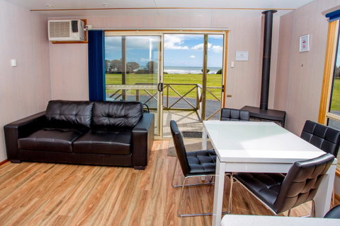 Discovery Parks â€“ Devonport - Suburb Australia 29