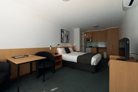 Barclay Motor Inn - Suburb Australia 4